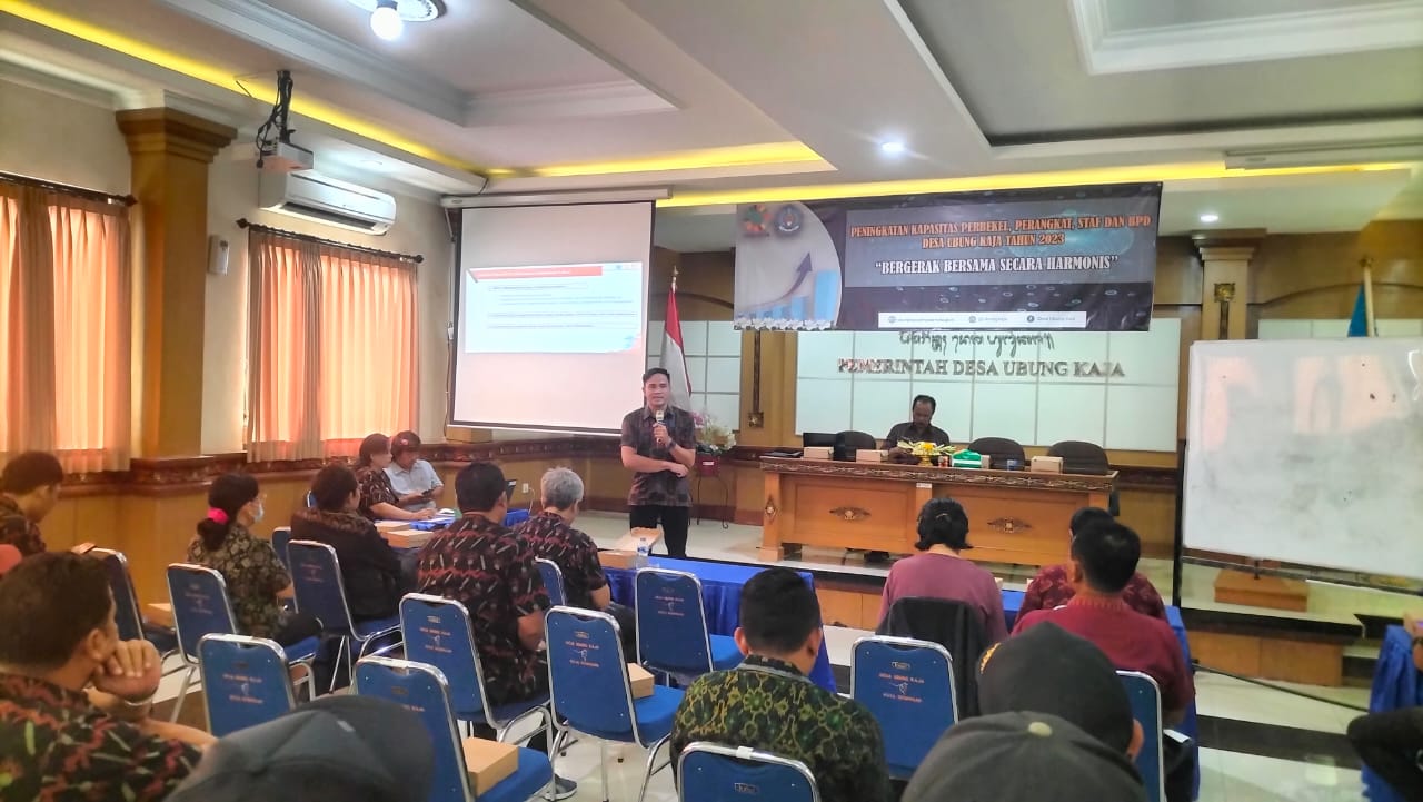 Peningkatan Kapasitas Perangkat Desa Ubung Kaja Bertema Keterbukaan Informasi Publik