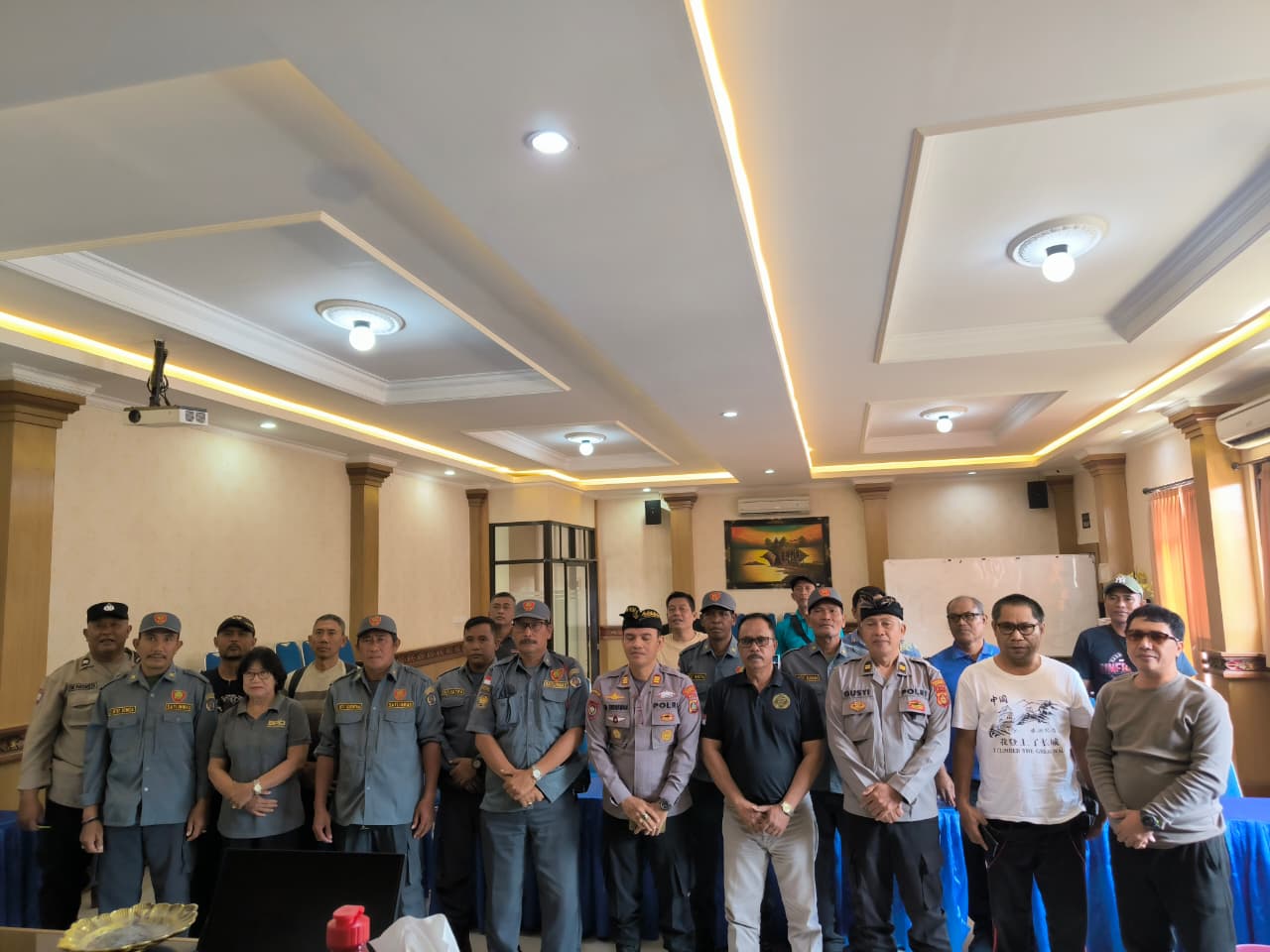 Kegiatan Korwasbin Bersama Poltabes Denpasar di Kantor Desa Ubung Kaja: Perkuat Sinergi untuk Keamanan dan Ketertiban