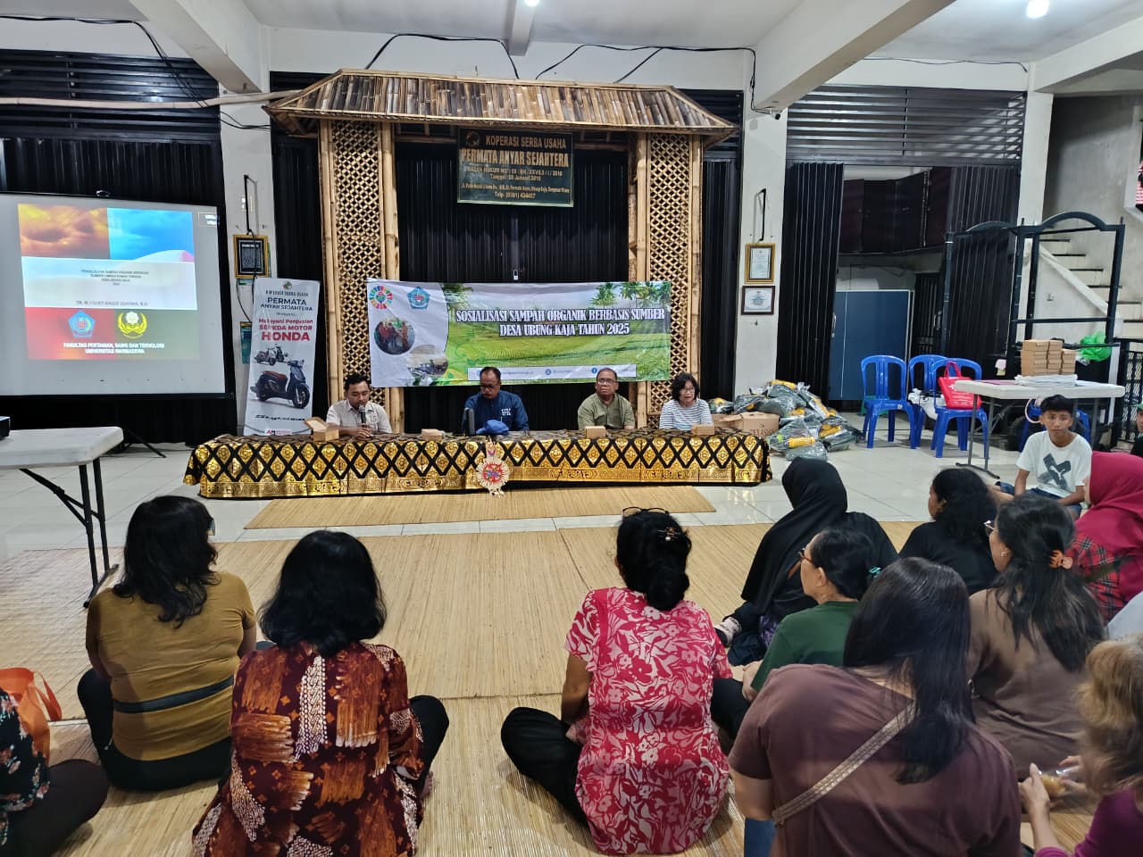 Sosialisasi Pengelolaan Sampah Organik Berbasis Sumber di Balai Banjar Permata Anyar
