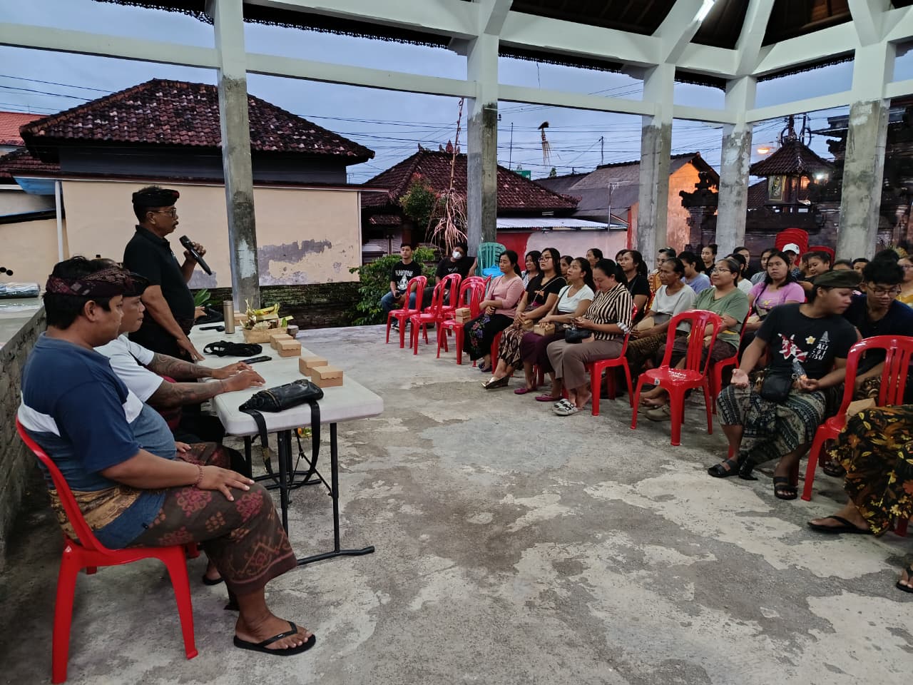 Pemerintah Desa Ubung Kaja Gelar Sosialisasi Pengelolaan Sampah Organik di Dusun Batumekaem